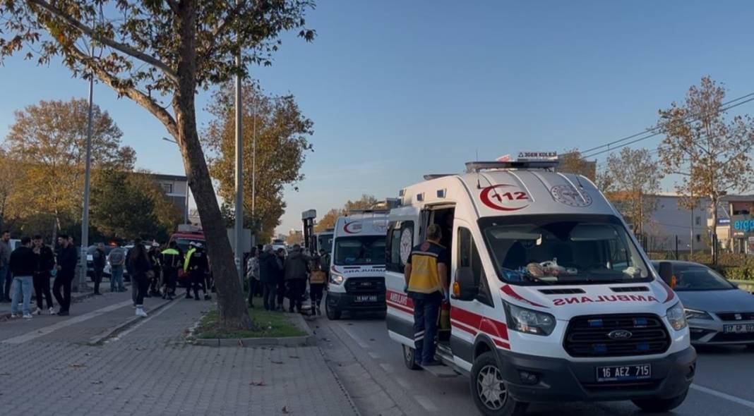 Bursa'da araba yarışı yapan iki maganda 13 kişiyi yaraladı 4